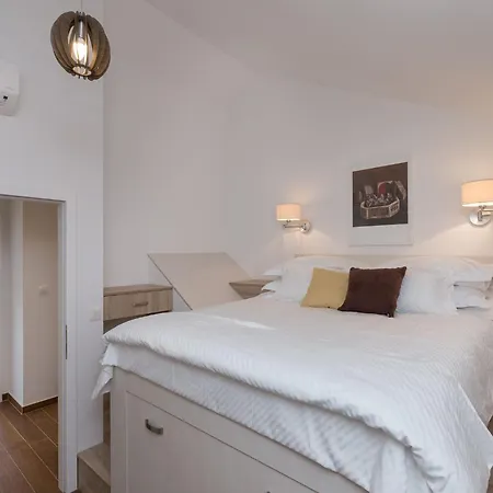 Lägenhet Amorino Of - Two Bedroom With Terrace And Sea View